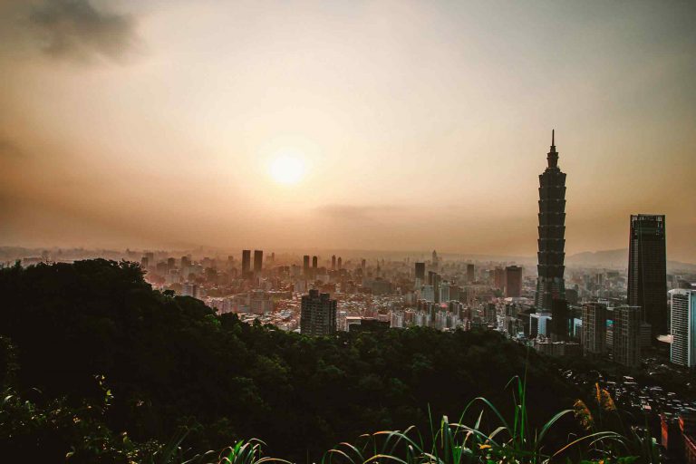 https://visitoromia.org/arabic/wp-content/uploads/2019/12/tour-kaohsiung-08-768x512.jpg
